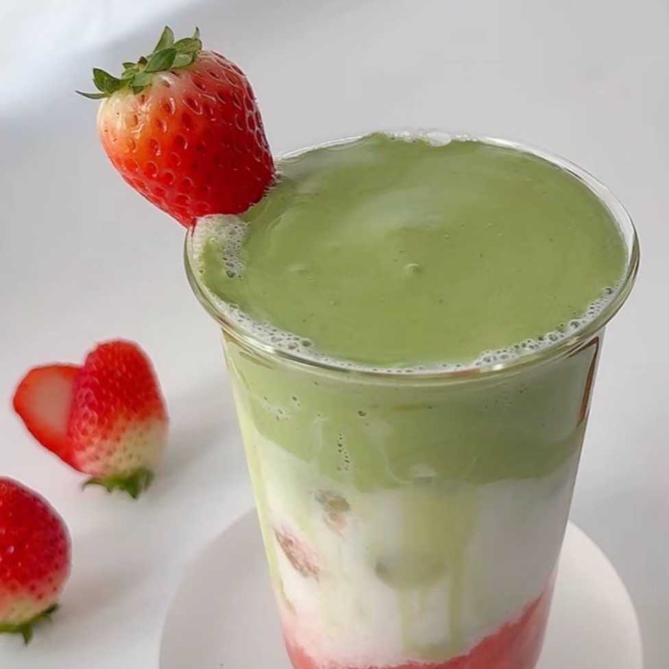 草莓抹茶牛乳