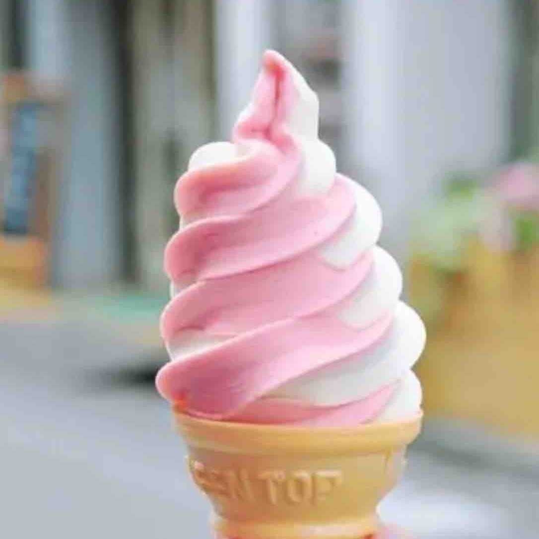 草莓冰淇淋