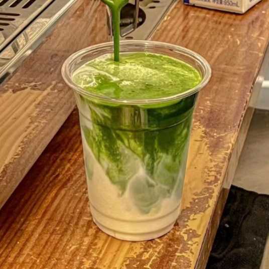 抹茶蛋糕牛乳