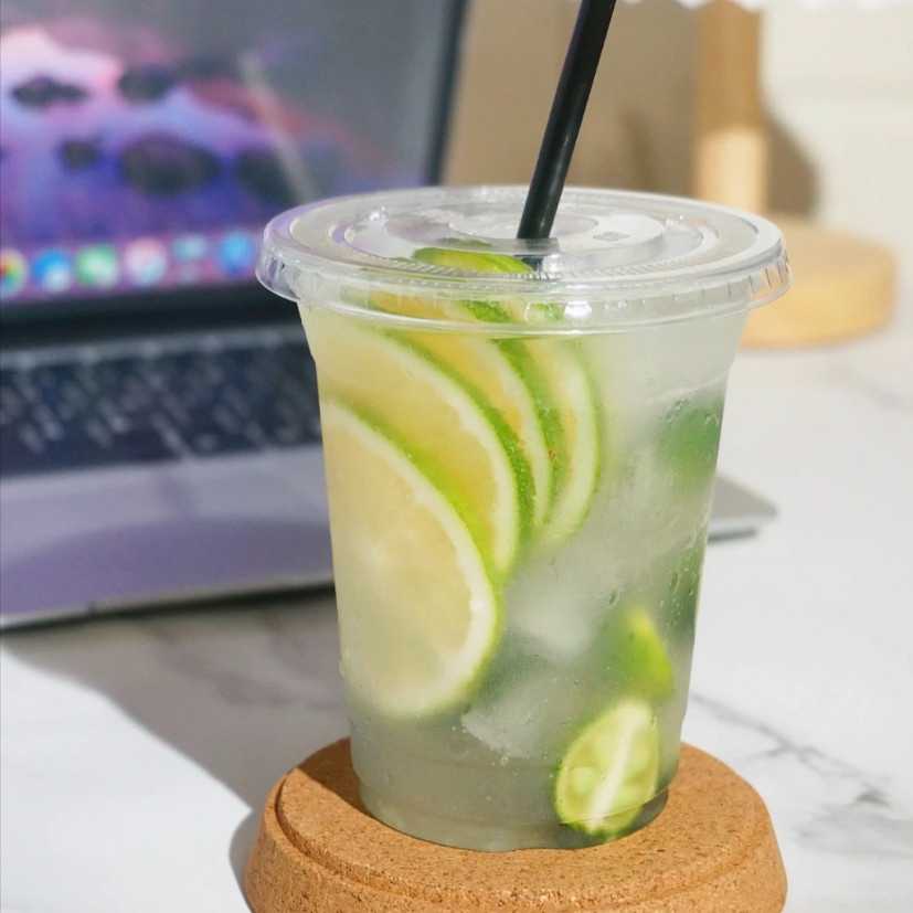 青柠气泡水