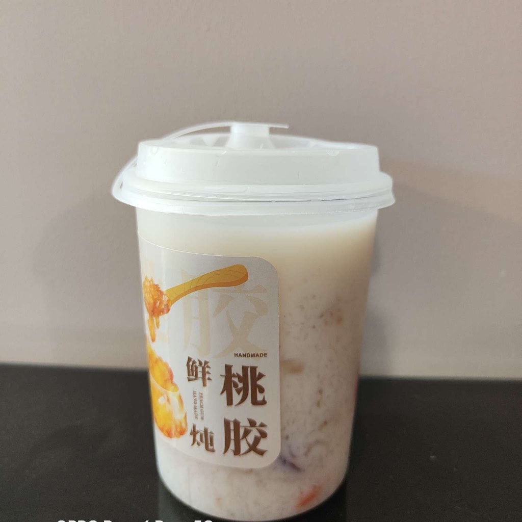 桃胶鲜奶羹
